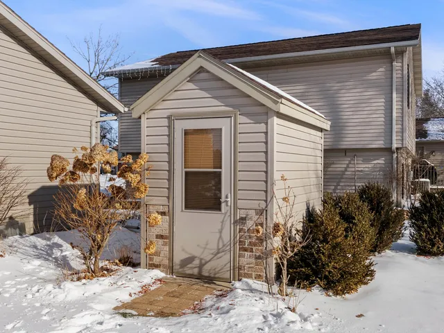 $399,900 | 501 River Bluff Drive, Manitowoc, WI 54220