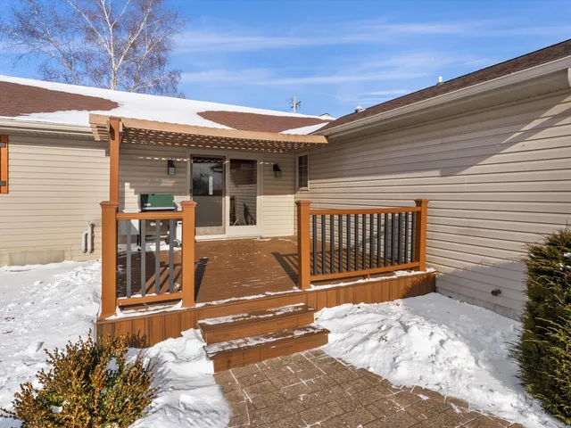 $399,900 | 501 River Bluff Drive, Manitowoc, WI 54220