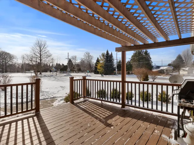 $399,900 | 501 River Bluff Drive, Manitowoc, WI 54220