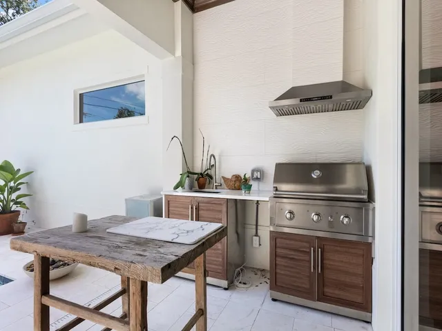 $1,850,000 | 1650 Riomar Cove Lane, Vero Beach, FL 32963