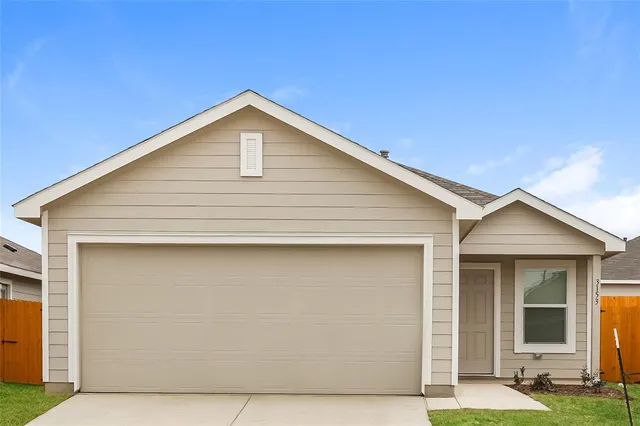 $1,695 | 3153 Crestone Drive, Crandall, TX 75114