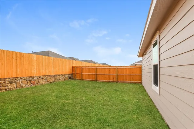 $1,695 | 3153 Crestone Drive, Crandall, TX 75114