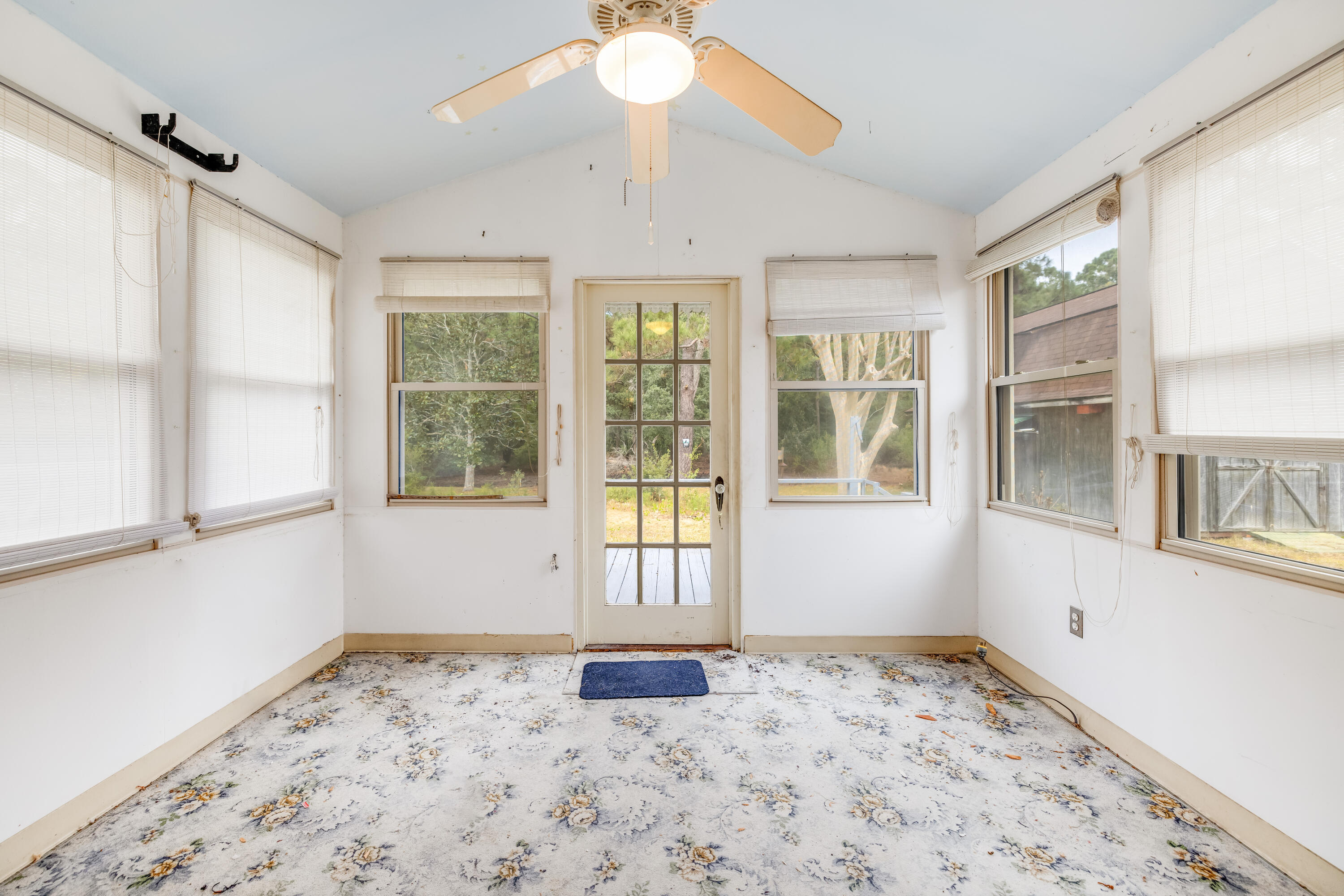 648 Schooner Road Charleston, SC 29412 - Photo 15 of 25 Sunroom