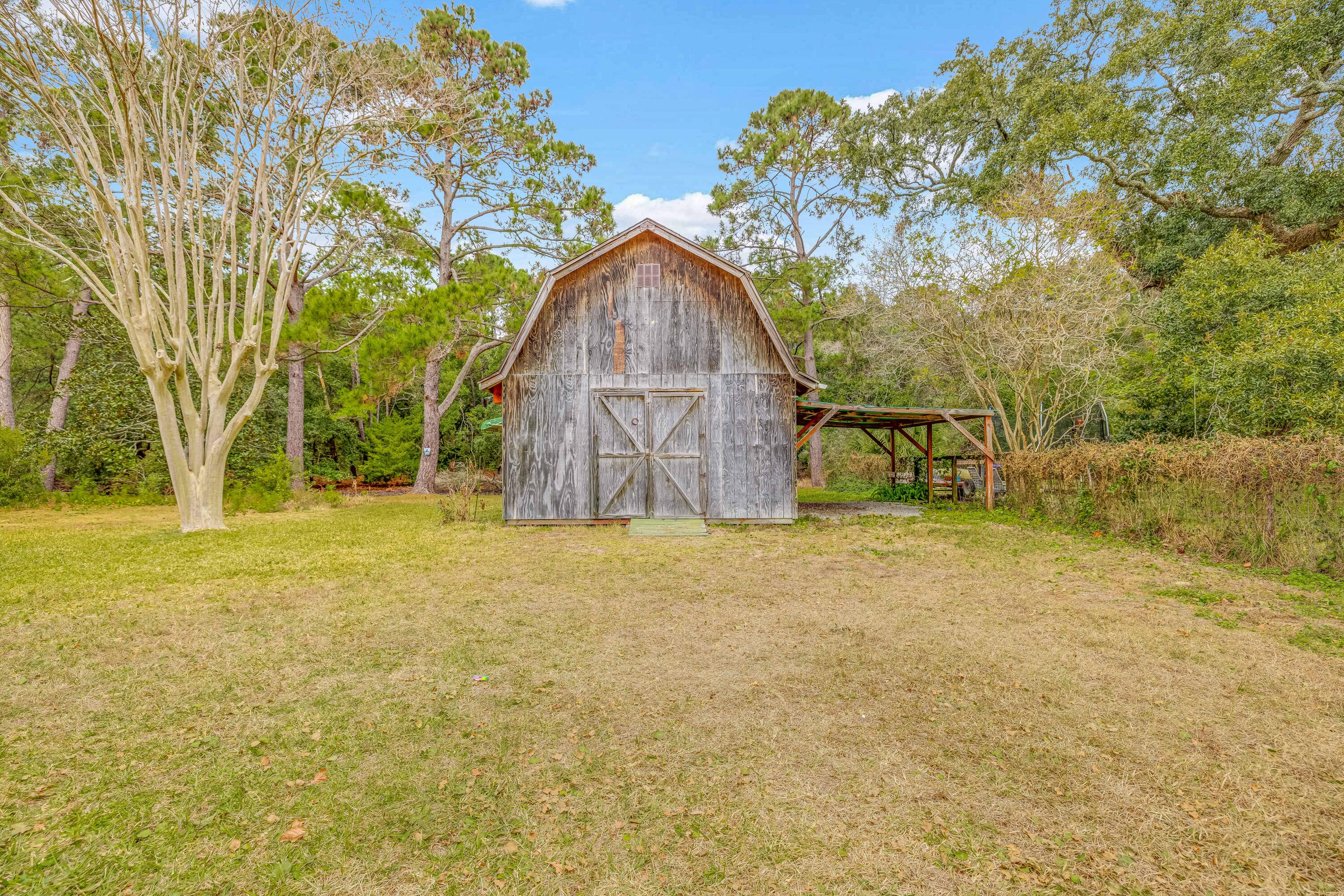 648 Schooner Road Charleston, SC 29412 - Photo 18 of 25 Barn