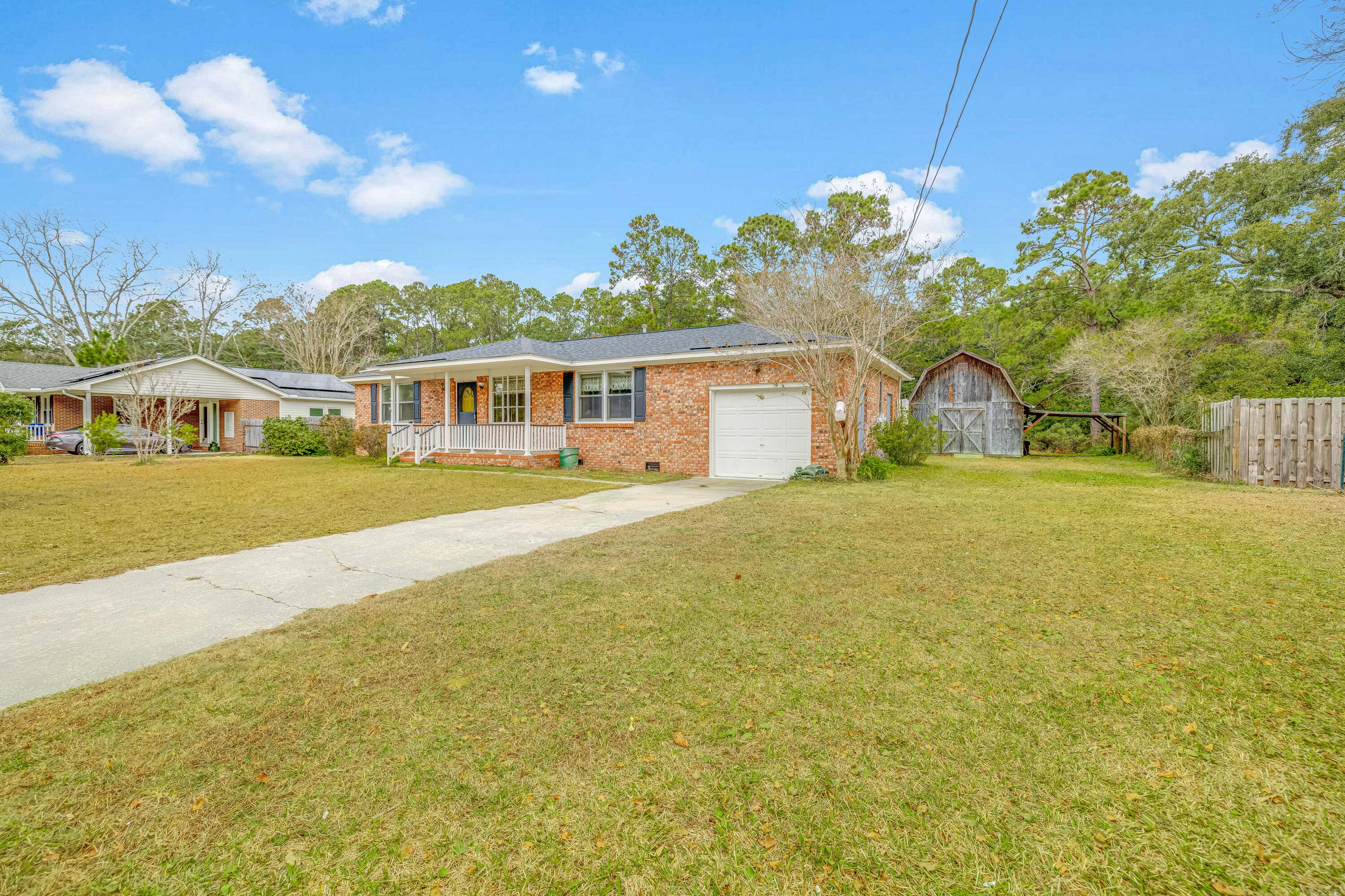 648 Schooner Road Charleston, SC 29412 - Photo 2 of 25 Island Cottage