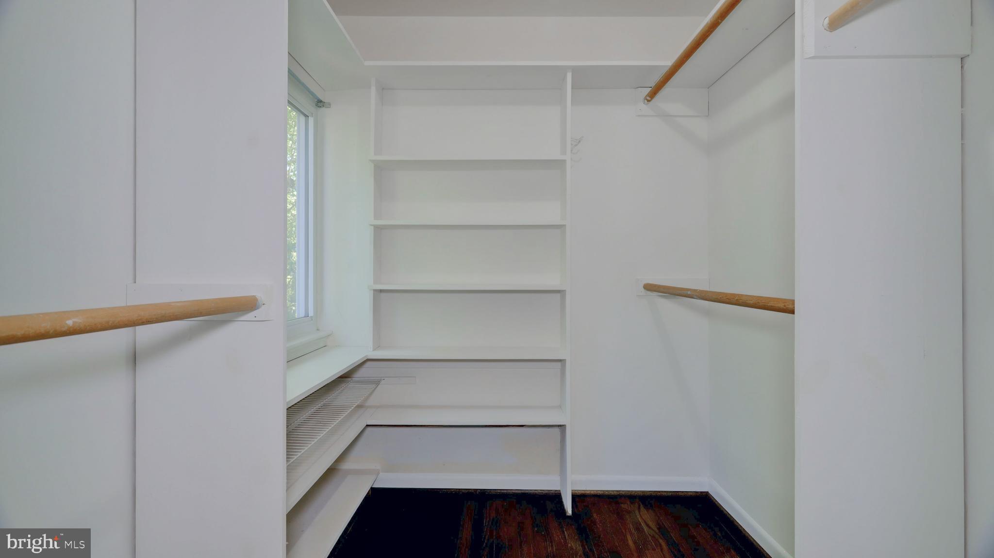 1500 Roundleaf Court Reston, VA 20190 - Photo 19 of 23 Gallery Image 19