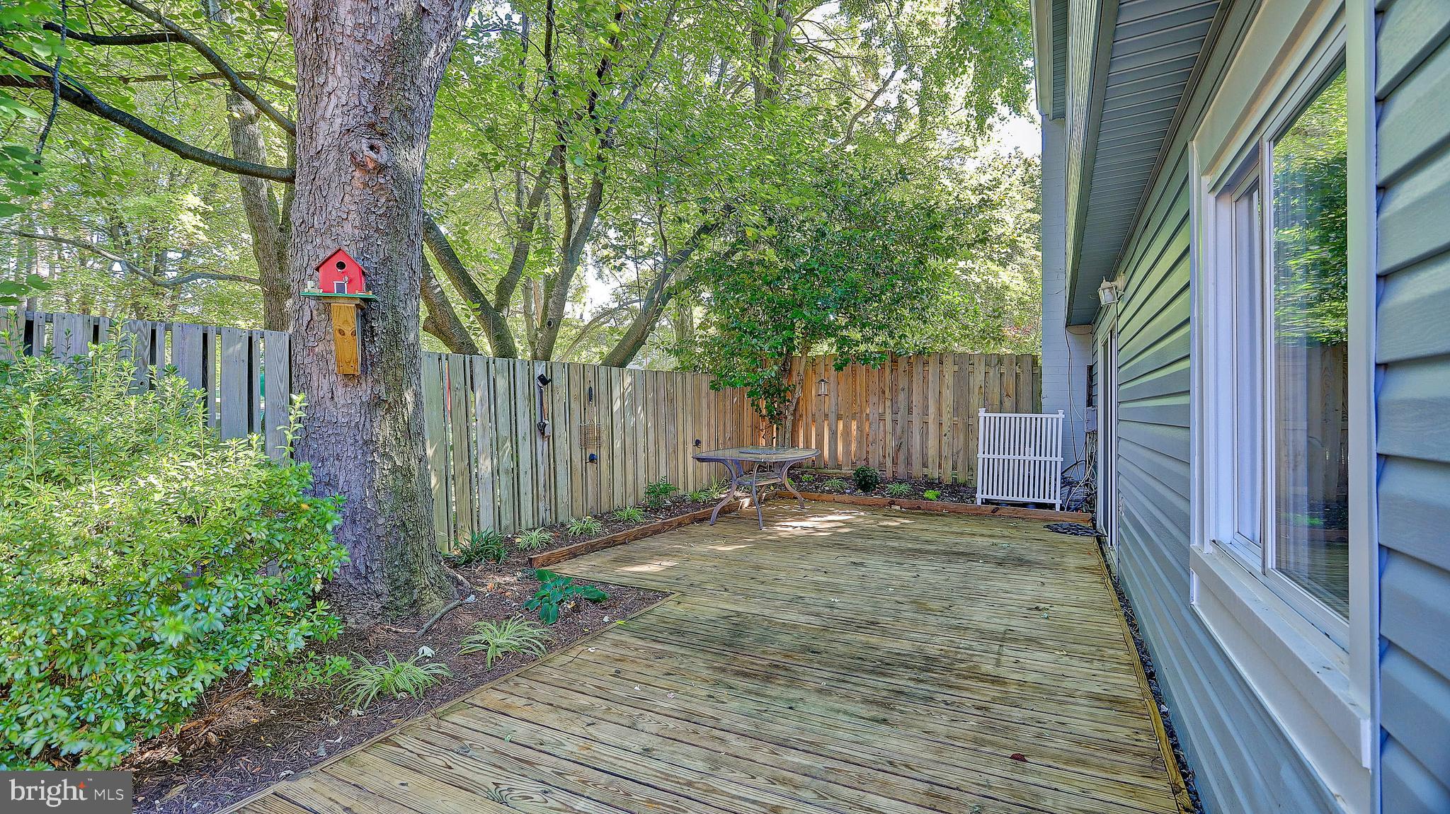 1500 Roundleaf Court Reston, VA 20190 - Photo 4 of 23 Gallery Image 4