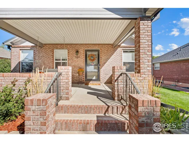 a view of an outdoor space and a yard