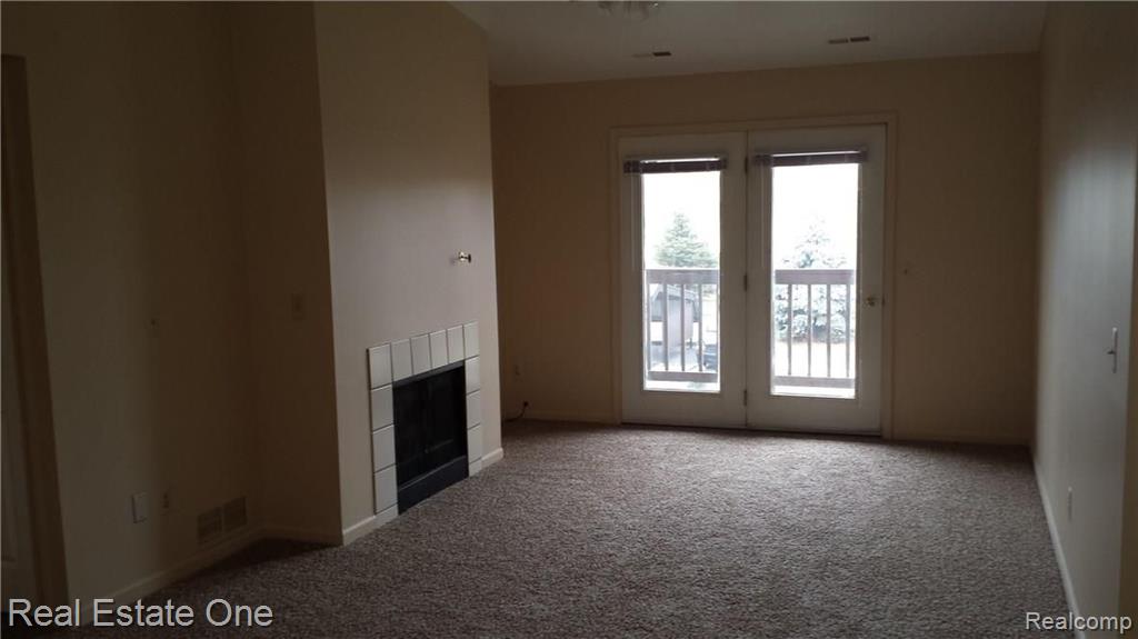15062 Riverside Drive Sterling Heights, MI 48313 - Photo 2 of 15