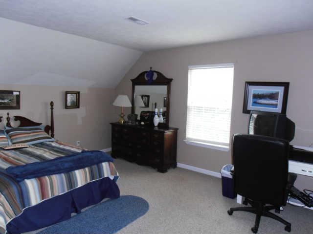 1015 Anderson Road Dickson, TN 37055 - Photo 18 of 20 a bedroom with a workspace