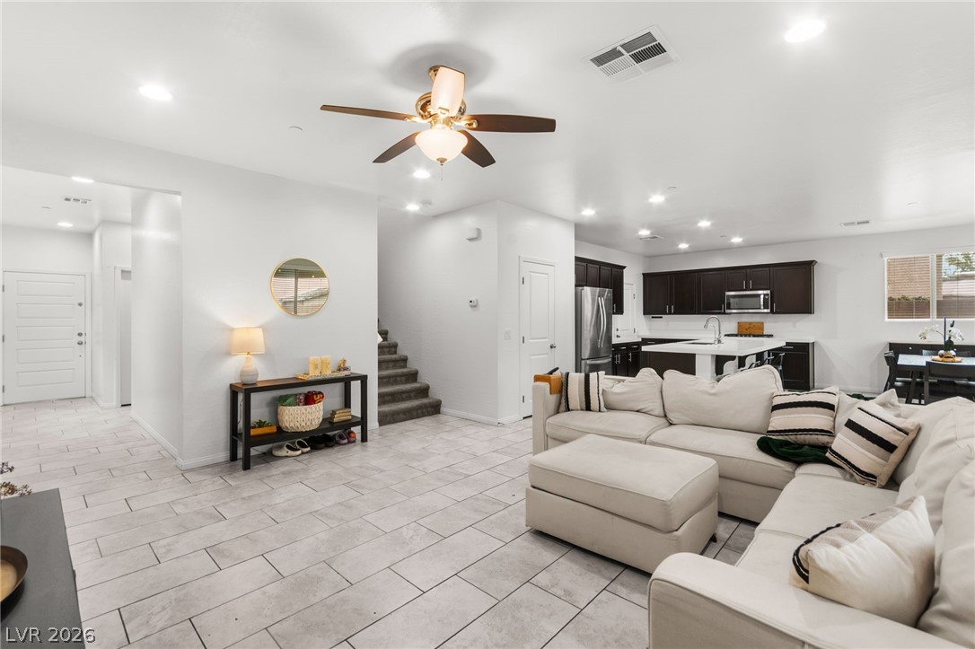 3038 Scenic Rhyme Avenue Henderson, NV 89044 - Photo 5 of 28