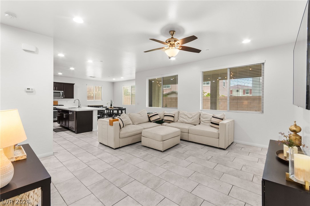 3038 Scenic Rhyme Avenue Henderson, NV 89044 - Photo 6 of 28