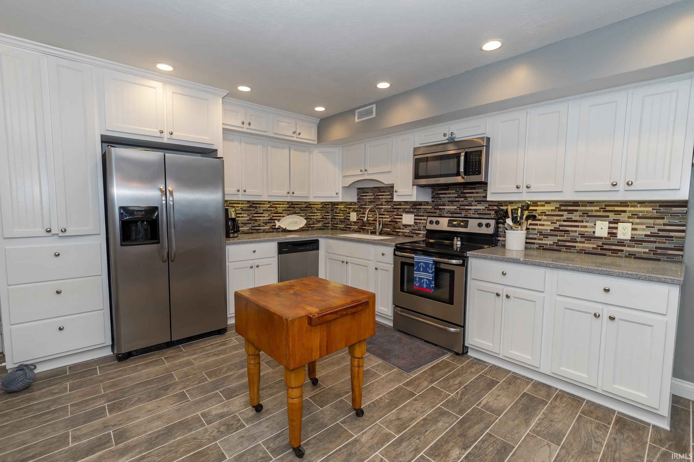 12601 Pleasant Grove Road, Unit 6 Syracuse, IN 46567 - Photo 5 of 20 Gallery Image 5