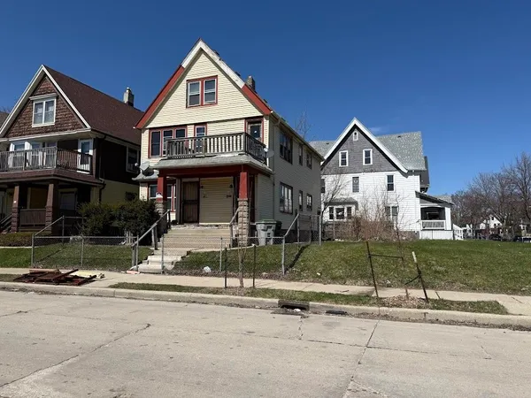 $34,900 | 906 West Chambers Street, Unit 908, Milwaukee, WI 53206