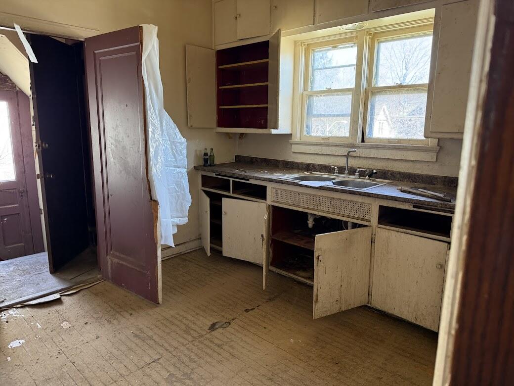 906 West Chambers Street, Unit 908 Milwaukee, WI 53206 - Photo 12 of 17 IMG_1997