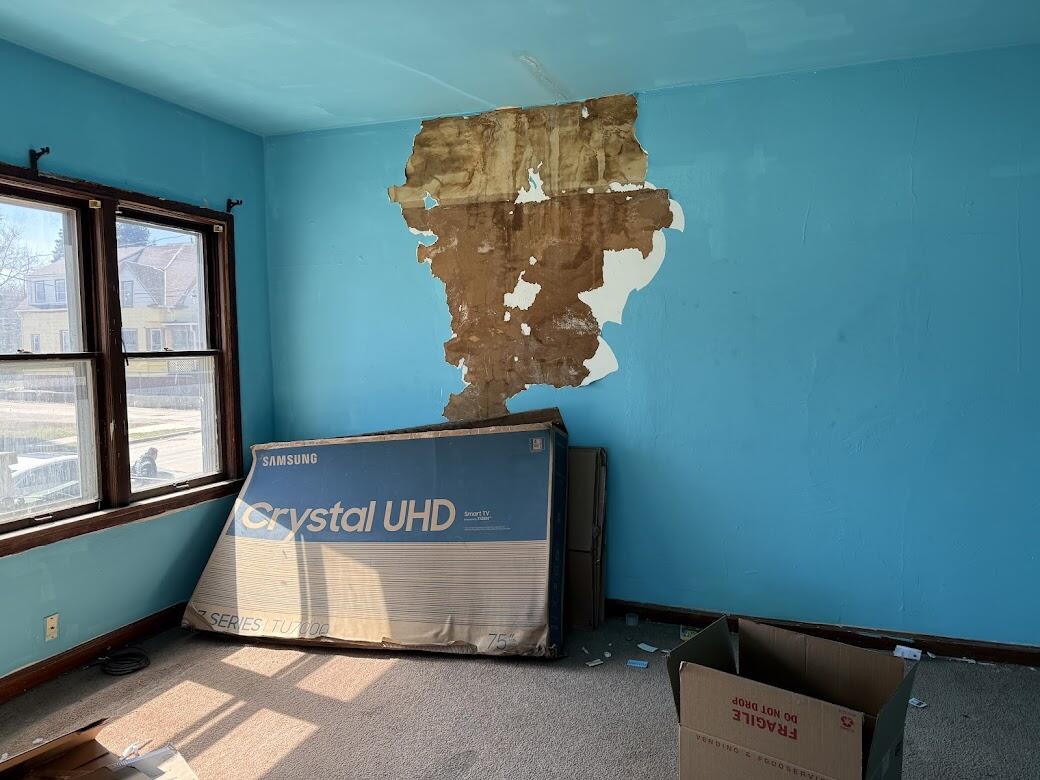 906 West Chambers Street, Unit 908 Milwaukee, WI 53206 - Photo 4 of 17 IMG_2006