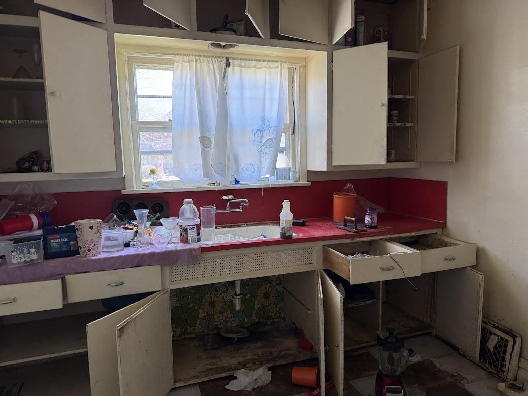 906 West Chambers Street, Unit 908 Milwaukee, WI 53206 - Photo 10 of 17 IMG_1999