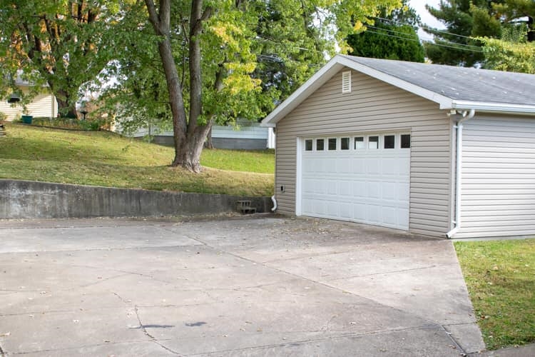 4411 Tremont Road Evansville, IN 47710 - Photo 2 of 19 Gallery Image 2