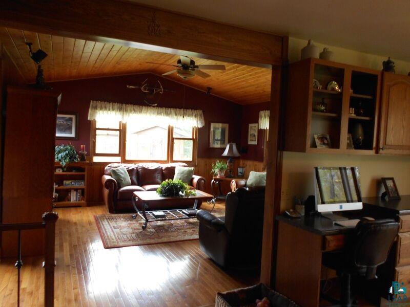 2783 Clark Road Two Harbors, MN 55616 - Photo 7 of 24 Living room