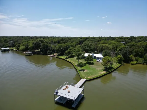 $749,000 | 8731 Lakeshore Drive, Kemp, TX 75143