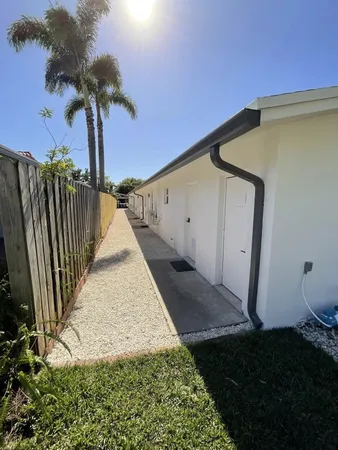$2,200 | 2308 Northwest 3rd Avenue, Unit 2, Wilton Manors, FL 33311