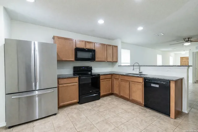 $1,600 | 342 Mistflower, New Braunfels, TX 78130