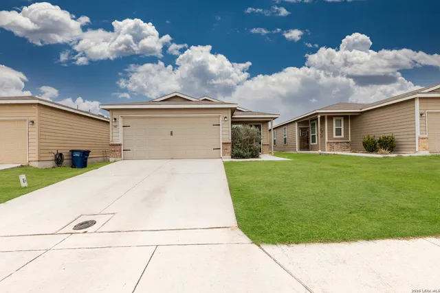 $1,600 | 342 Mistflower, New Braunfels, TX 78130