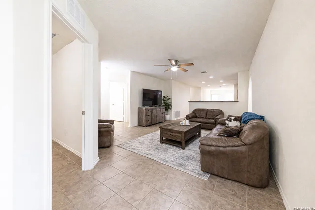 $1,600 | 342 Mistflower, New Braunfels, TX 78130