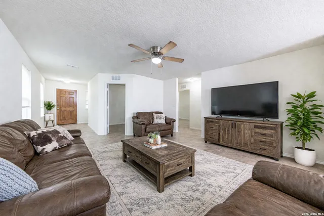 $1,600 | 342 Mistflower, New Braunfels, TX 78130