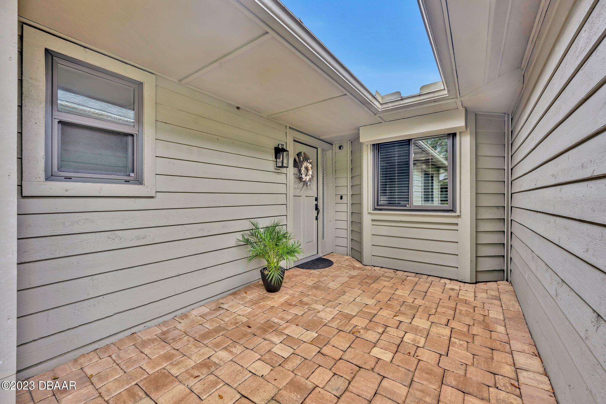 189 Deer Lake Circle Ormond Beach, FL 32174 - Photo 3 of 28 5-web-or-mls-HDR_4449