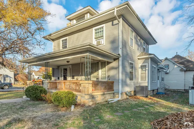 $199,900 | 1500 Southwest Mulvane Street, Topeka, KS 66604