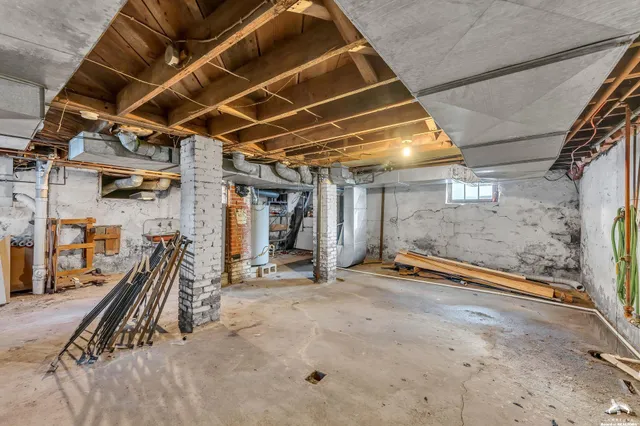 $199,900 | 1500 Southwest Mulvane Street, Topeka, KS 66604