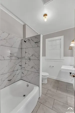 $199,900 | 1500 Southwest Mulvane Street, Topeka, KS 66604