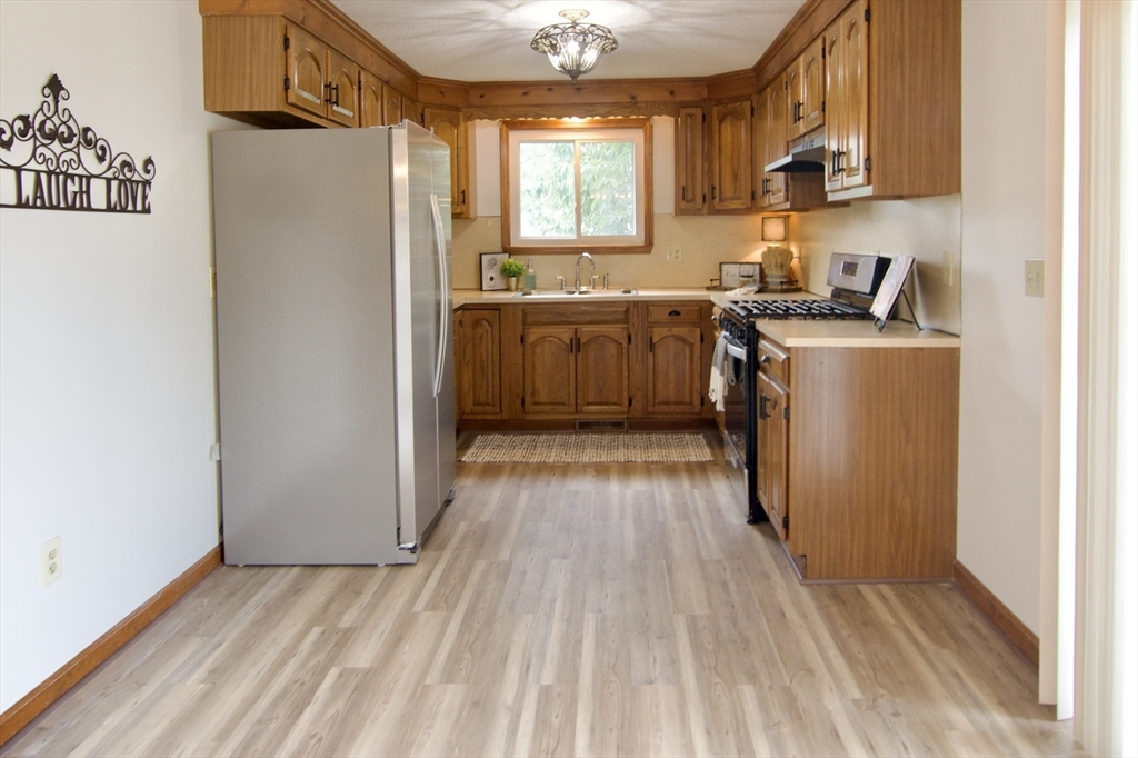 124 Mazarin Street Springfield, MA 01151 - Photo 13 of 42 Gallery Image 13
