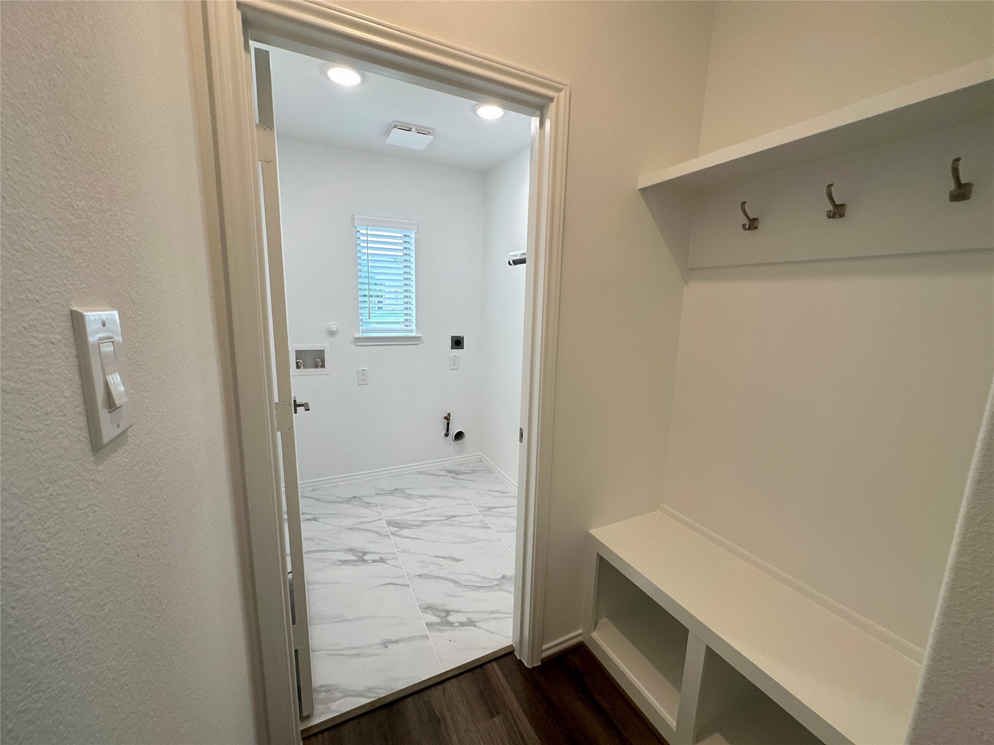 31900 Retama Rnch Drive Spring, TX 77386 - Photo 4 of 20 Mud room and a spacious laundry room.