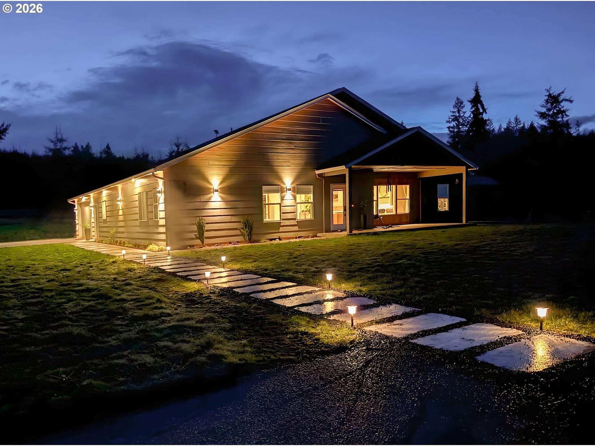 527 Tennessee Road Winlock, WA 98596 - Photo 32 of 48 a front view of a house with a yard