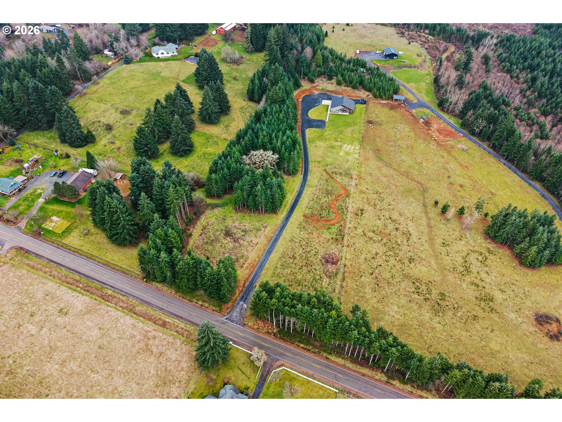 527 Tennessee Road Winlock, WA 98596 - Photo 40 of 48 a view of swimming pool with a garden