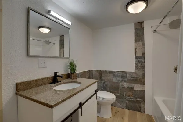 $129,900 | 202 Congress Street, La Belle, MO 63447