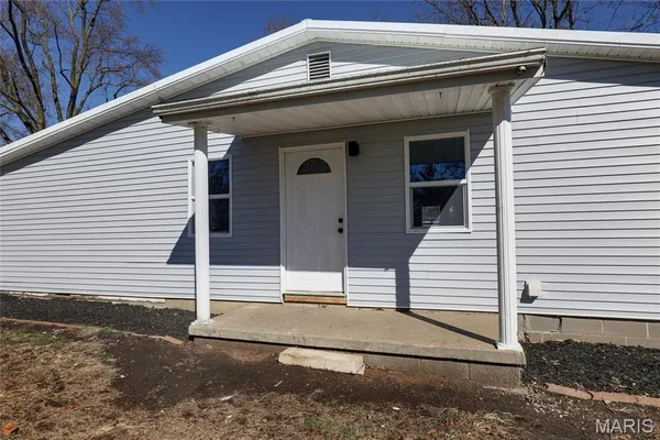 $129,900 | 202 Congress Street, La Belle, MO 63447