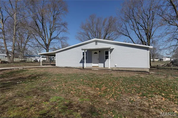 $129,900 | 202 Congress Street, La Belle, MO 63447