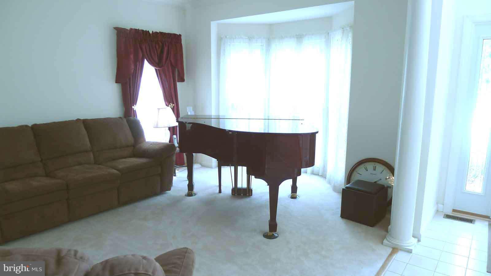 7635 Bear Forest Road Hanover, MD 21076 - Photo 2 of 30 Living Room