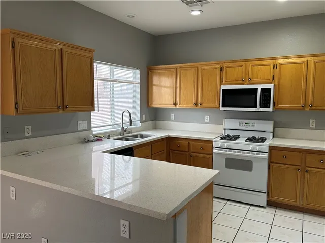 $1,750 | 861 Clear Diamond Avenue, Las Vegas, NV 89123