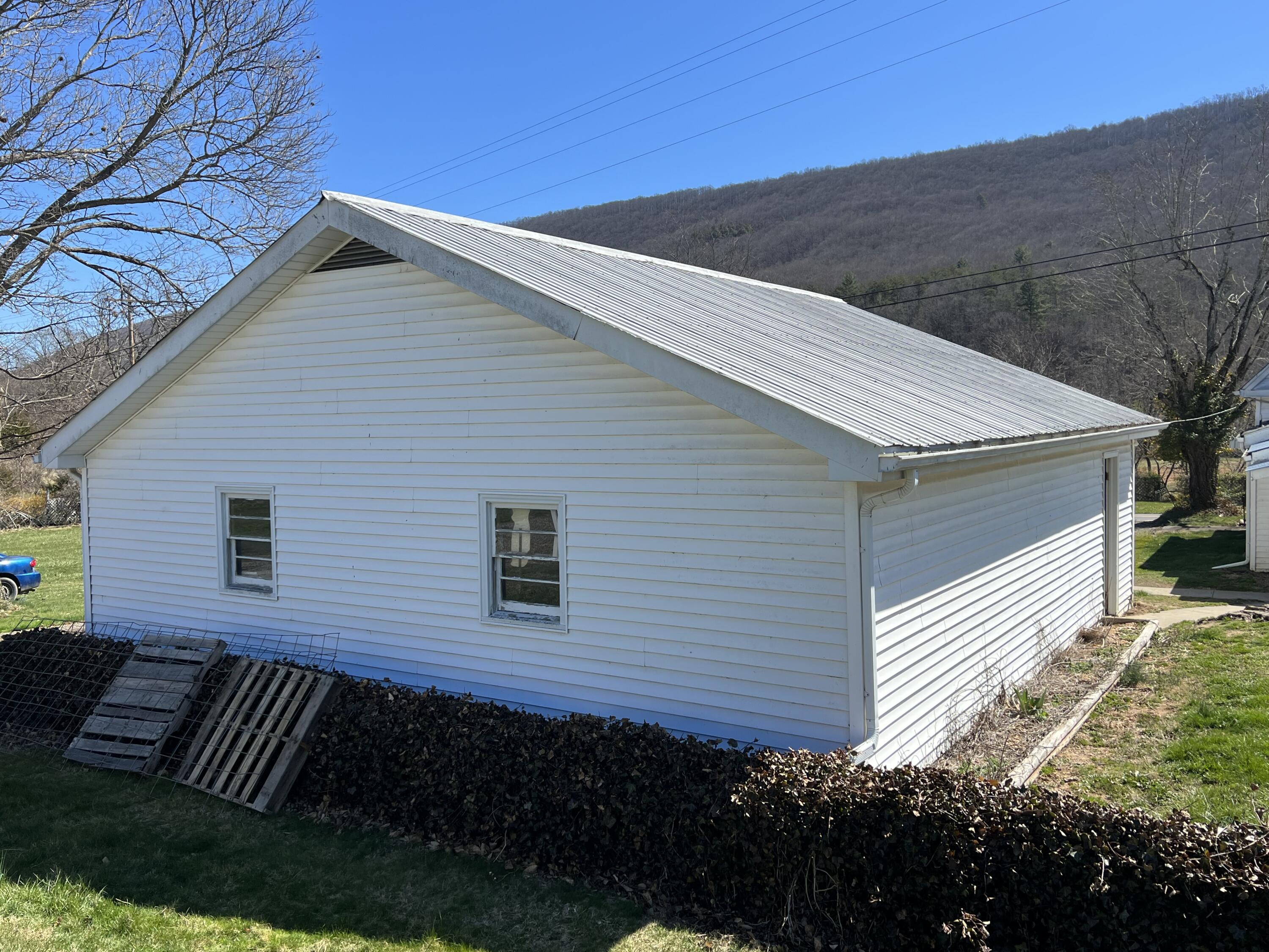 8510 Potts Creek Road Covington, VA 24426 - Photo 8 of 51 IMG_3553