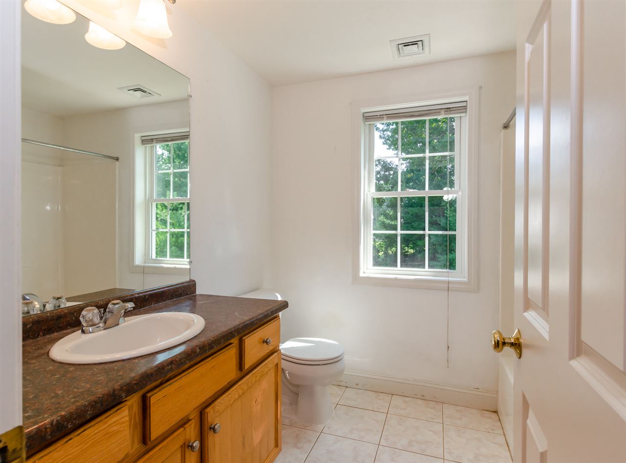 9 Hibiscus Way Nashua, NH 03062 - Photo 16 of 40