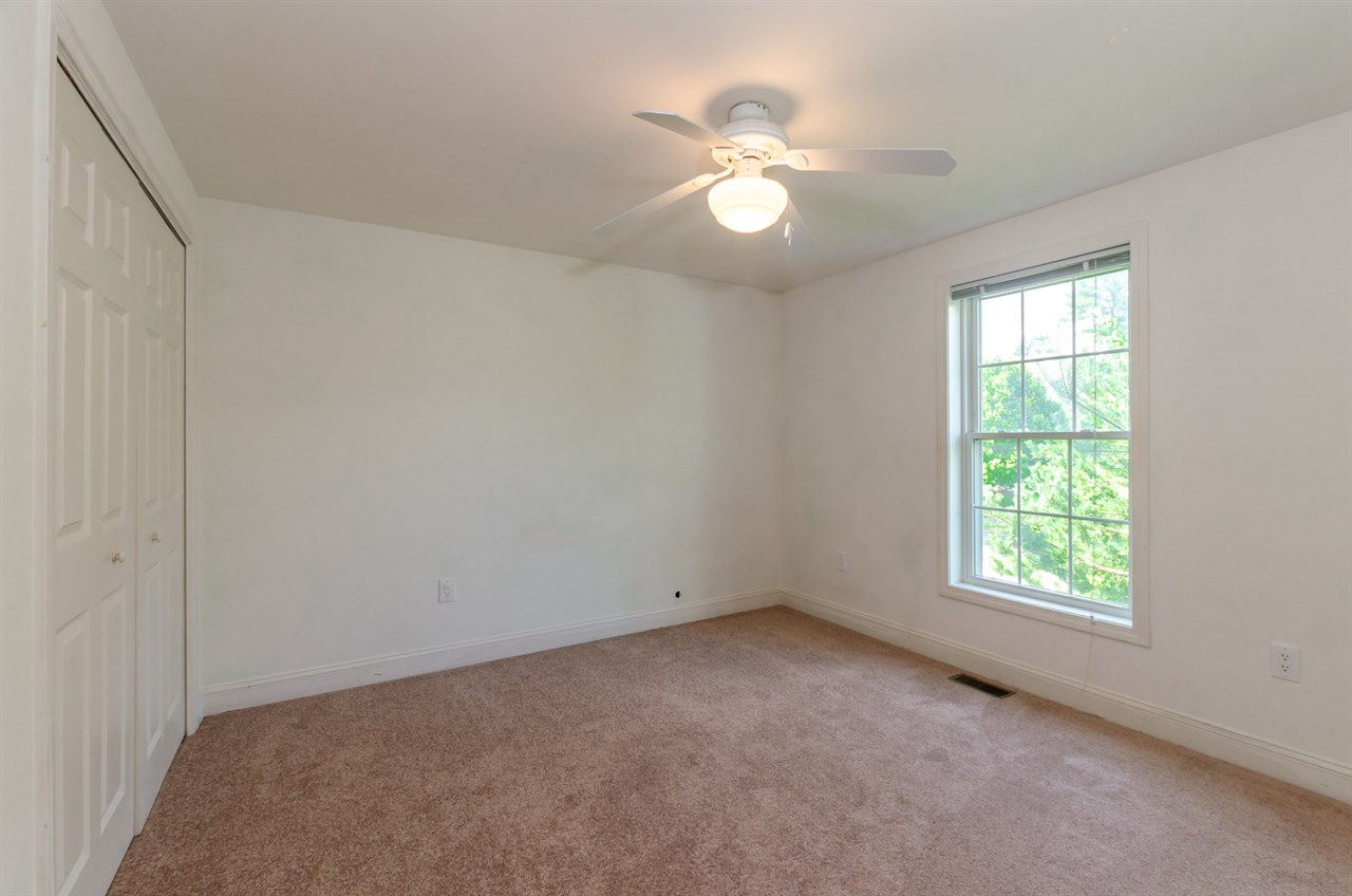 9 Hibiscus Way Nashua, NH 03062 - Photo 17 of 40