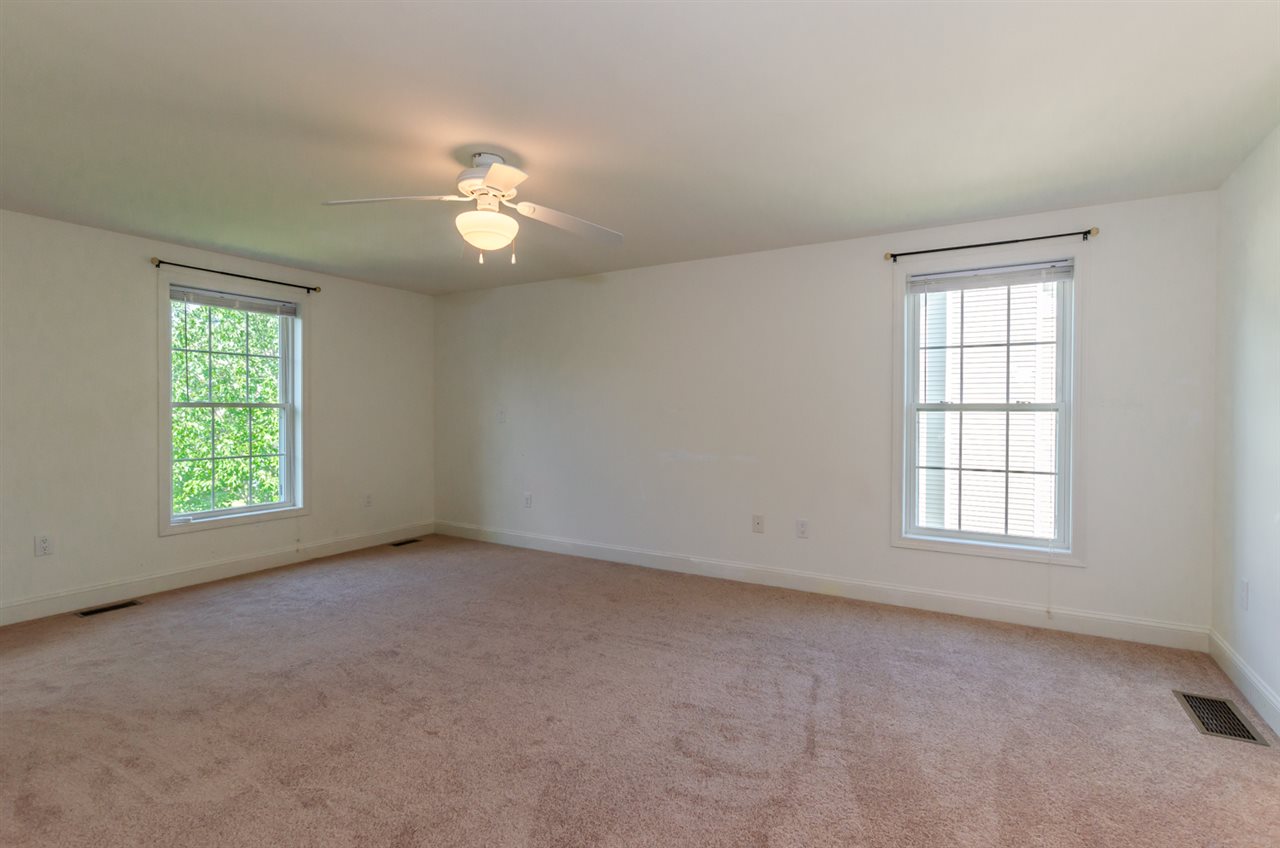 9 Hibiscus Way Nashua, NH 03062 - Photo 18 of 40