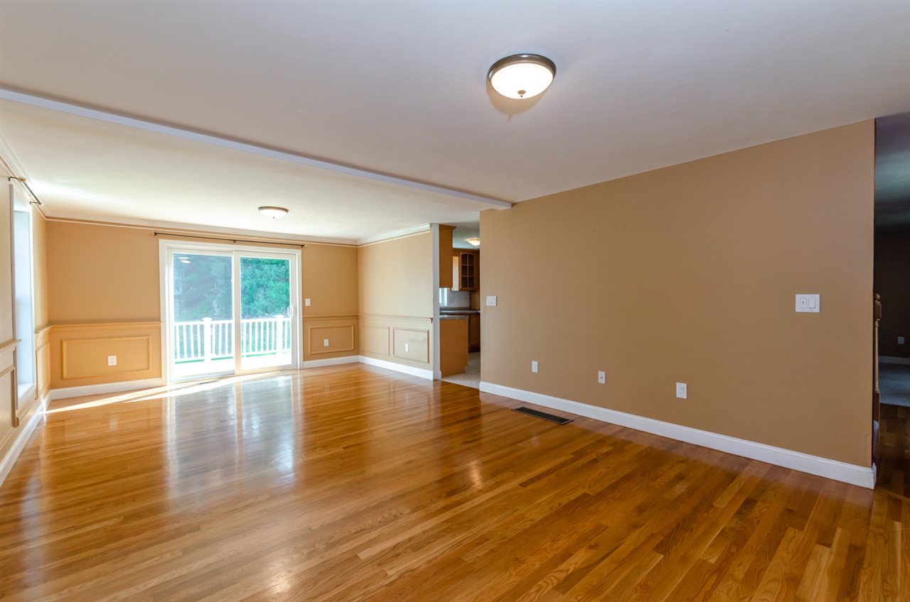 9 Hibiscus Way Nashua, NH 03062 - Photo 3 of 40