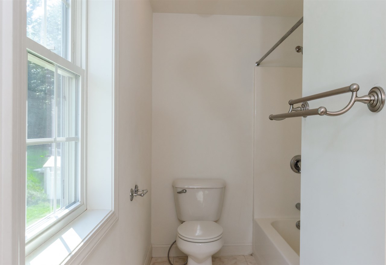 9 Hibiscus Way Nashua, NH 03062 - Photo 23 of 40