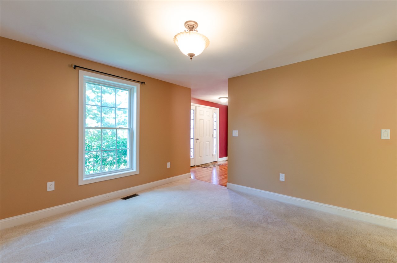 9 Hibiscus Way Nashua, NH 03062 - Photo 24 of 40