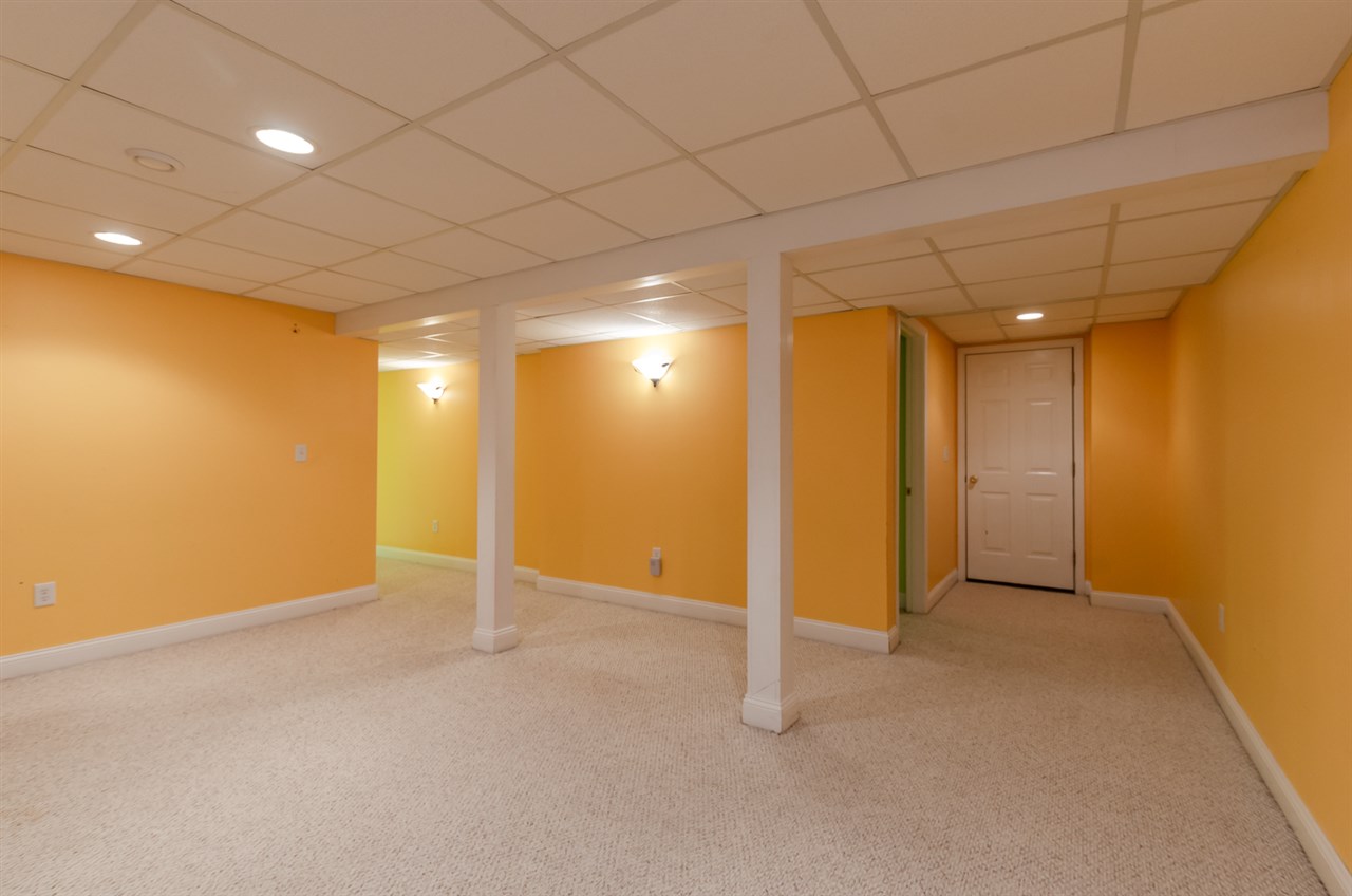 9 Hibiscus Way Nashua, NH 03062 - Photo 28 of 40